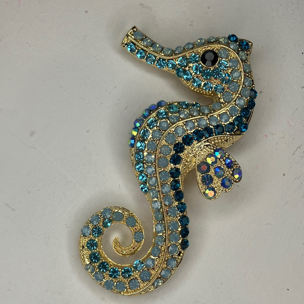Seahorse Brooch with Turquoise & Teal Rhinestones - Picture 4 of 4